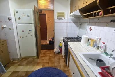 Apartament cu 2 camere decomandat în Frații Golești - 3