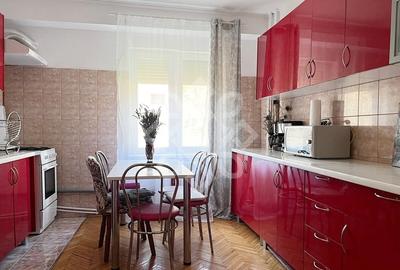 Apartament cu 3 camere decomandat, mobilat în Rogerius - 18