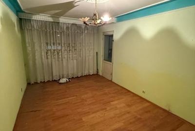 Etaj 2 - Dacia - Piata - 3 camere decomandat - liber - 1