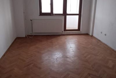 Apartament cu 3 camere în Călărași - 3