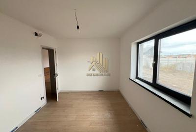 Casa 4 camere Izvor Tarlungeni - 10