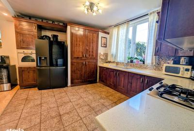 Casă cu 7 camere cu Canalizare în Bucureștii Noi