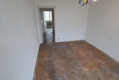 3 camere, intre Gara de Nord si Basarab, B-dul Dinicu Golescu, nr 39 - 23