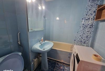 Apartament cu 2 camere decomandat în Republicii