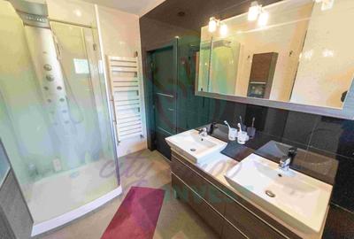 "Acasa" in Vatra Luminoasa - 12