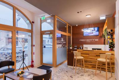 Spațiu comercial, de 930 mp, în Central - 4