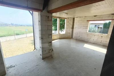 Casa la ro?u 182 mp utili 4 dormitoare + teren 438 mp, zona Orizont - 3