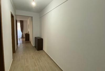Apartament cu 2 camere decomandat în Tractorul - 8