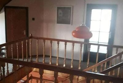 Casă cu Teren 630 Mp în Central - 3