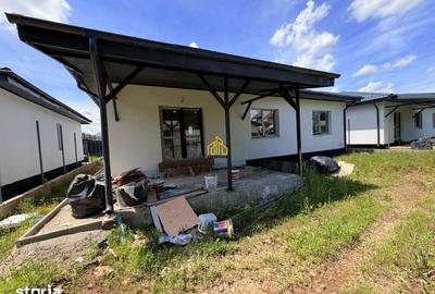 Casă cu 4 camere cu Teren 400 Mp în Domnești - 1