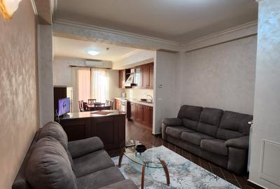 Apartament cu 3 camere decomandat, mobilat în Central