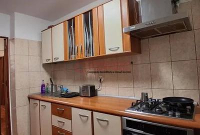 Apartament cu 4 camere decomandat în Berceni
