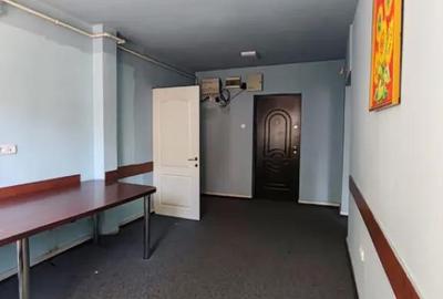 Spațiu comercial, de 118 mp, în Central - 3