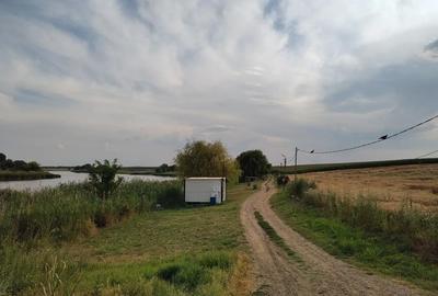 Teren de 11000 mp, în Dridu