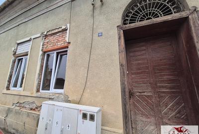 Casa de vanzare in Aiud 3300 mp teren - 3