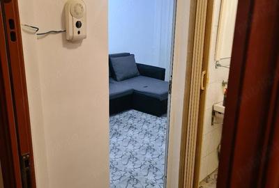 Garsonieră decomandată în CET - 9