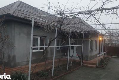 Casă cu 4 camere cu Teren 1100 Mp în Lumina - 1