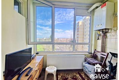 Apartament 3 camere de vanzare, str.Tudor Vladimirescu - 10