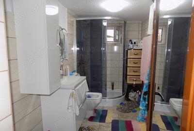 Casă cu 5 camere cu Teren 184 Mp în Central - 11