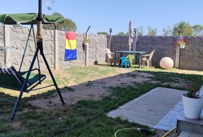 Casă cu 3 camere cu Teren 250 Mp în Izvin - 2