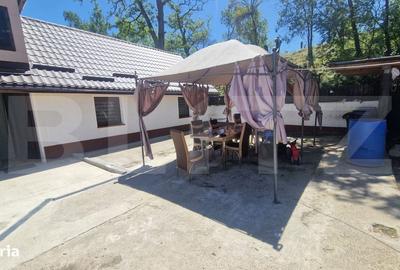 Casă cu 4 camere în Rotbav
