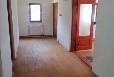 Casă cu 3 camere în Curtea de Argeș - 14