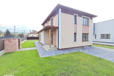 Casă cu 4 camere cu Teren 601 Mp în Apahida