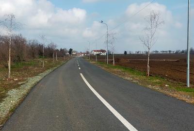 Teren Construcții intravilan de 600 mp, în Est - 7