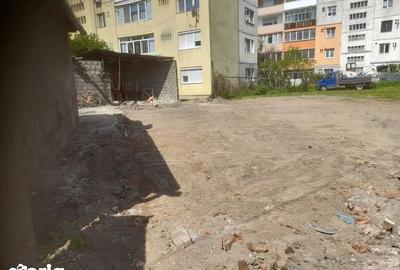 Teren de 466 mp, în Central