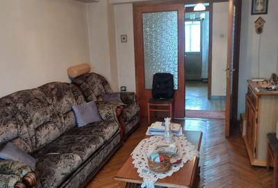 Apartament cu 4 camere decomandat în Central - 1