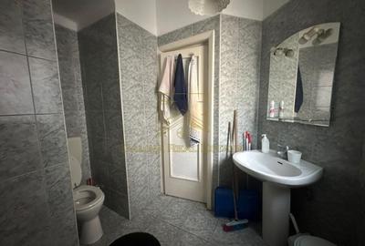 Vanzare - 4 camere  Str. Pasului - colt cu Armeneasca - 7
