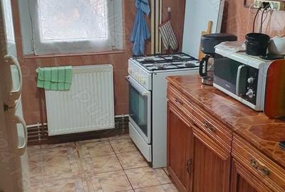 Apartament cu 2 camere semidecomandat, mobilat în Confecții - 4