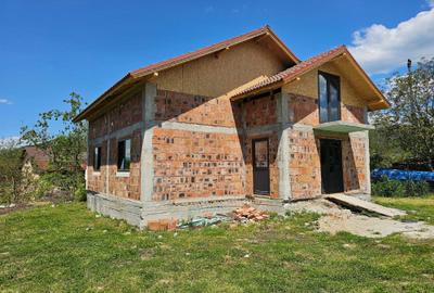 Casă cu 4 camere în Olteni - 5