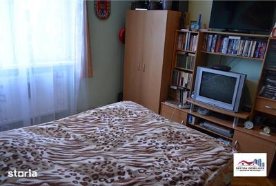 Apartament cu 3 camere decomandat în Tudor - 6
