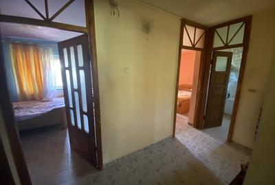 Apartament de 77mp , 3 camere decomandat et.2/4  langa Biserica mica ,Filiasi - 8