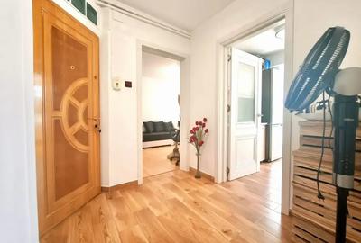 Apartament cu 3 camere decomandat, mobilat în Titan - 1