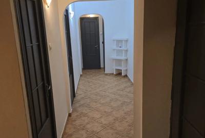 Apartament cu 3 camere decomandat în Dacia - 9