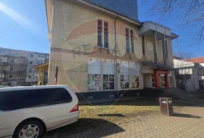 Spațiu comercial, de 704 mp, în Central - 2