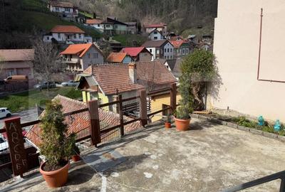 Casă individuală cu 2 camere cu Canalizare în Schei - 12