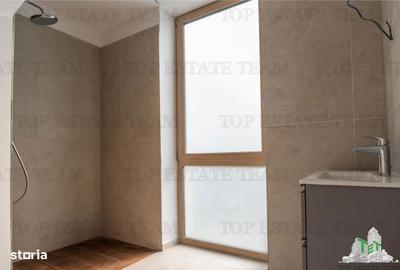 Casă cu 4 camere în Ostratu