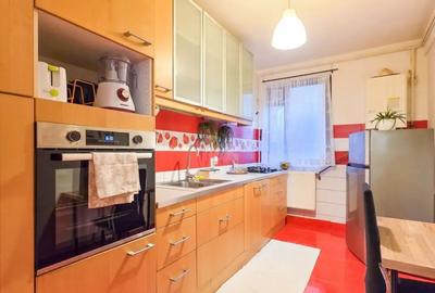 Apartament cu 3 camere decomandat, mobilat în Prelungirea Ghencea
