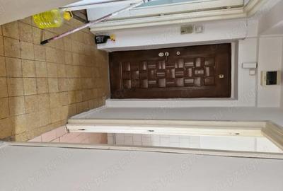 Apartament cu 3 camere semidecomandat în Ultracentral