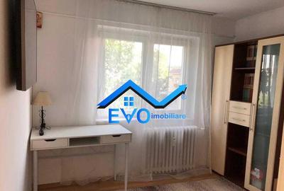 Apartament 3 camere, semidecomandat, pod depozitare, zona Al - 3