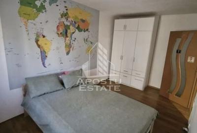 Apartament cu 3 camere semidecomandat, mobilat în Lipovei