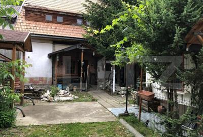 Casa cu doua corpuri, Zarnesti, pretabil pensiune sau casa d - 2