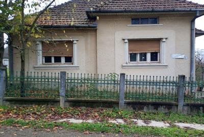 Casă cu 3 camere cu Teren 1700 Mp în Homorodu de Jos - 2