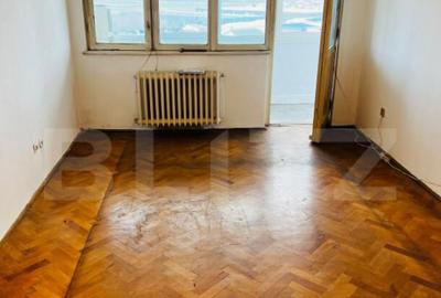 Apartament de vanzare, cu 2 camere, 47 mp, renovabil, zona L - 8