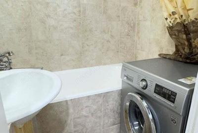 Apartament cu 3 camere decomandat în Vlahuță