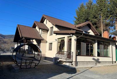 Casă cu 4 camere în Rucăr - 1