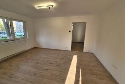 Apartament cu 2 camere semidecomandat în Micro I - 6